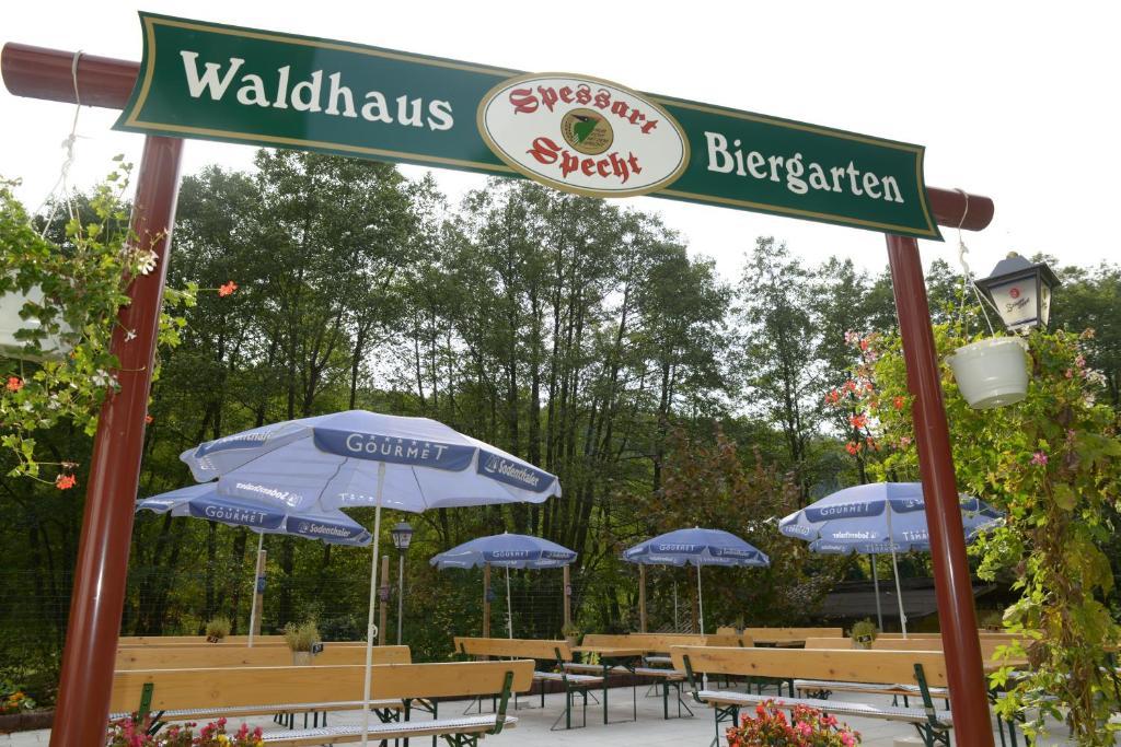 Hotel Waldhaus Меспелбрун Екстериор снимка