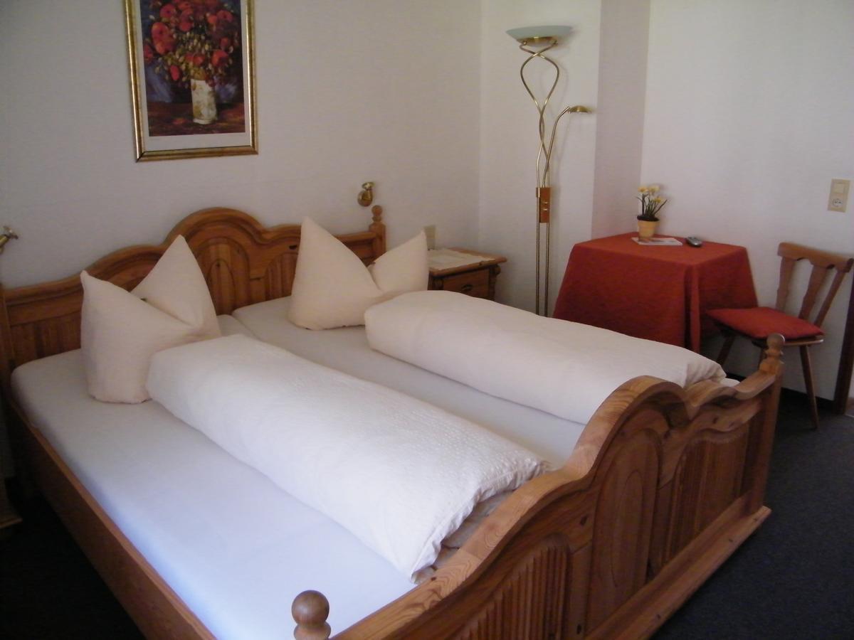 Hotel Waldhaus Меспелбрун Екстериор снимка