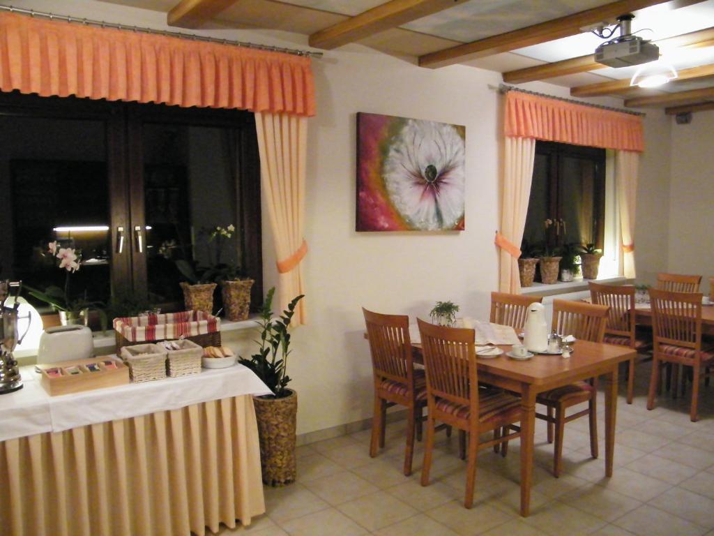 Hotel Waldhaus Меспелбрун Екстериор снимка